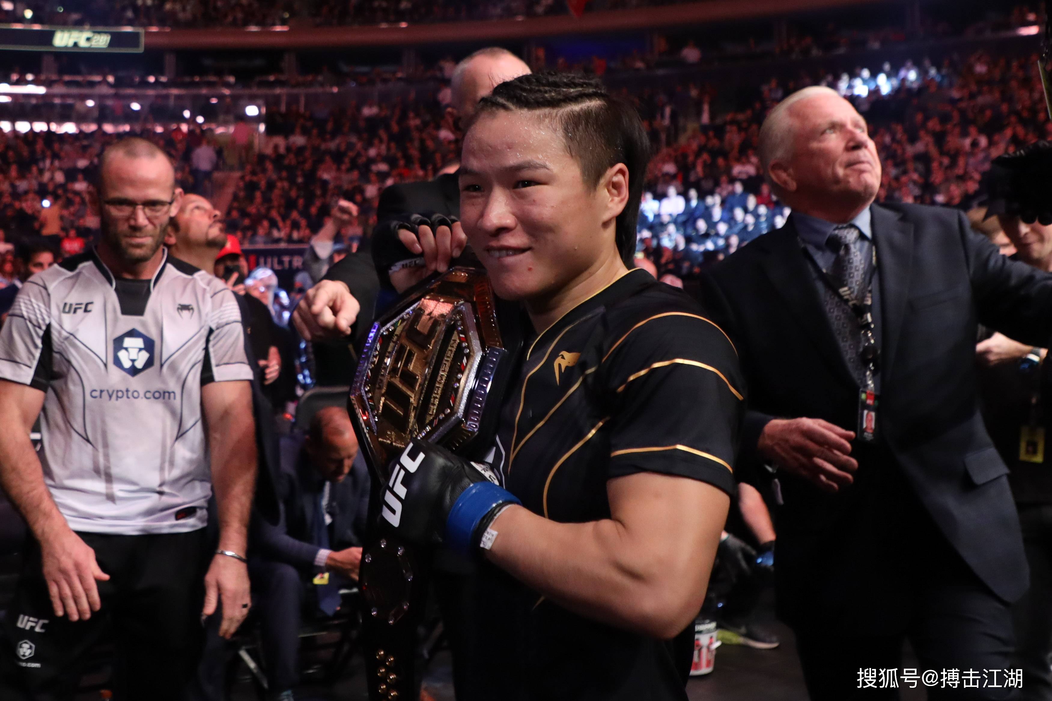 开云-包含拳击再创历史,冠军实至名归的词条