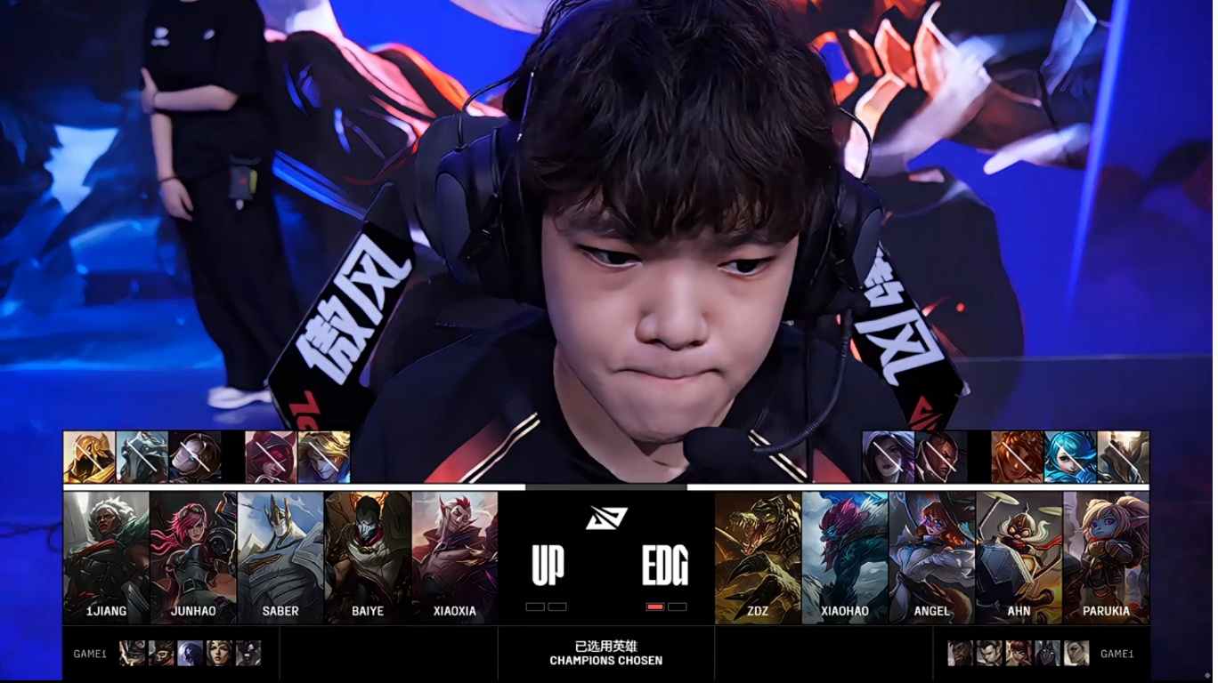 开云体育app-EDG碾压BRO,阿尔瓦雷斯绝境下完成绝杀顶尖较量四强赛,让粉丝疯狂欢呼的简单介绍