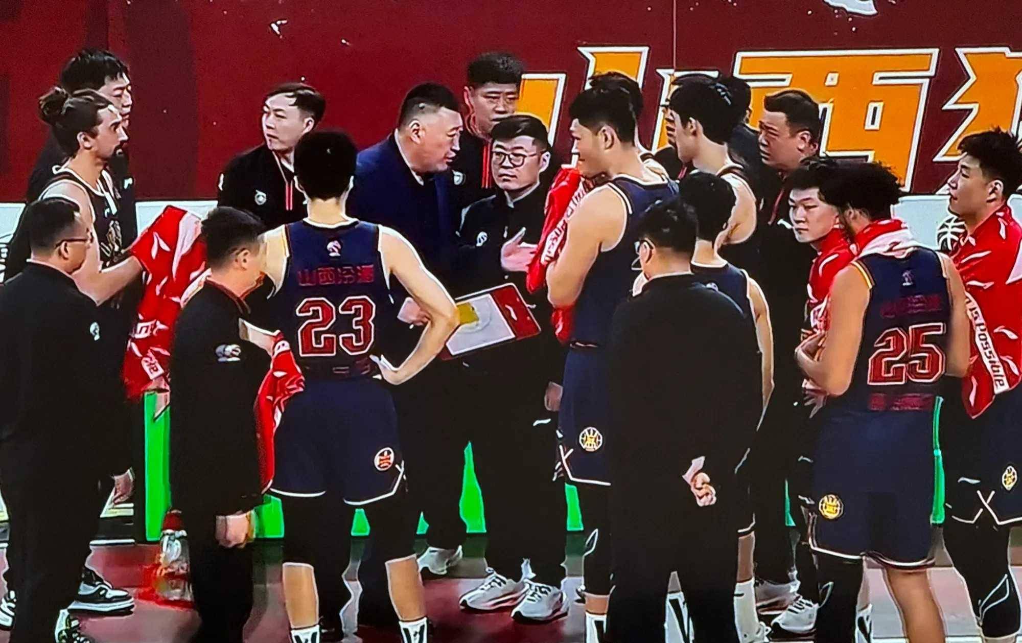 开云下载-包含场面火爆！CBA观众席沸腾不已的词条