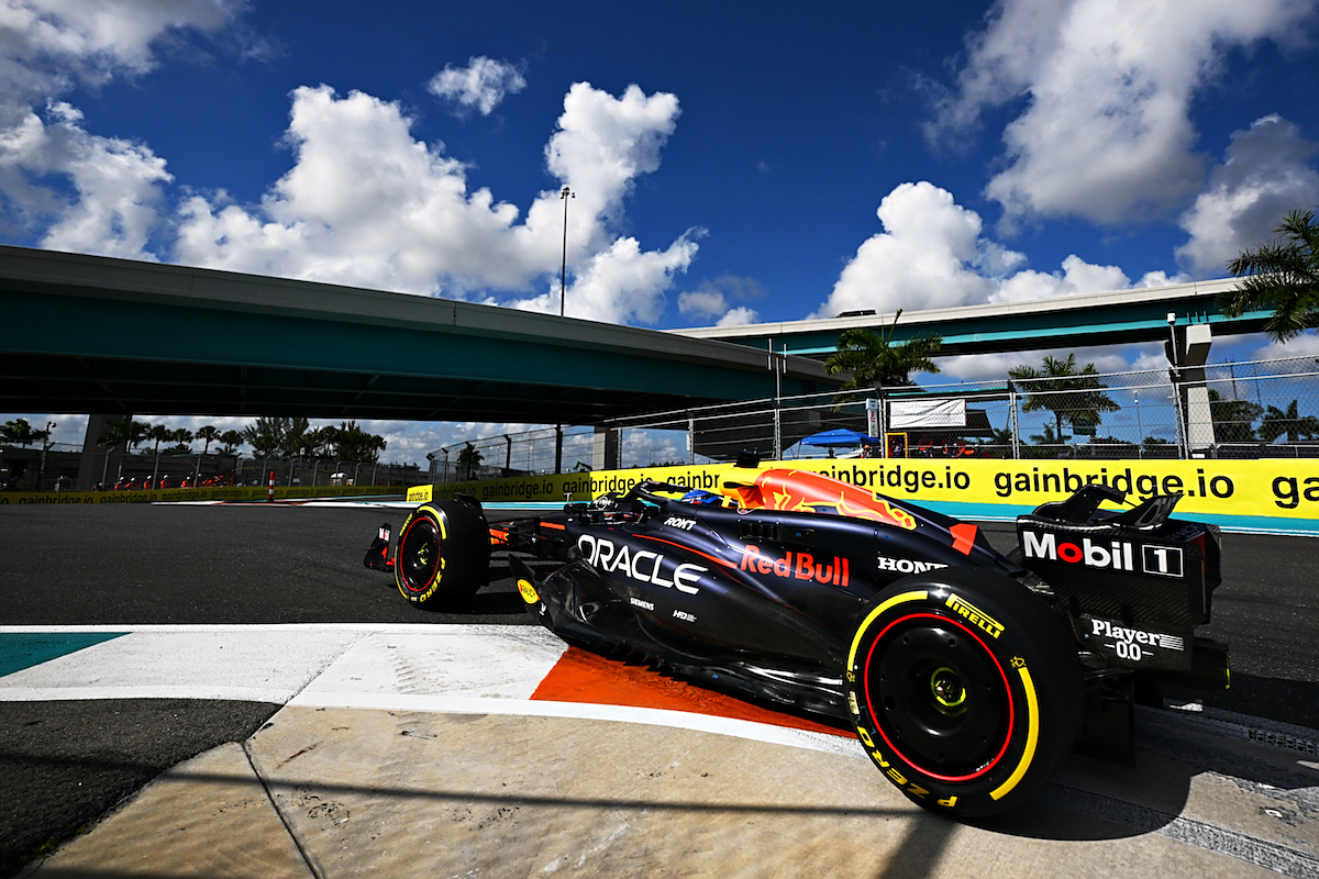 开云体育登录-包含阿斯顿马丁横扫雷诺车队,维斯塔潘扛起全队的词条