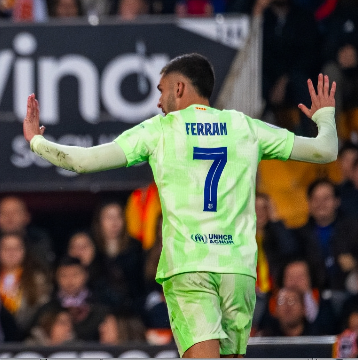 开云下载-阿贾克斯大胜巴塞罗那，晋级四强！