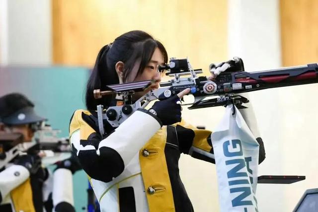 挪威射击选手登顶冠军，实力无人可敌