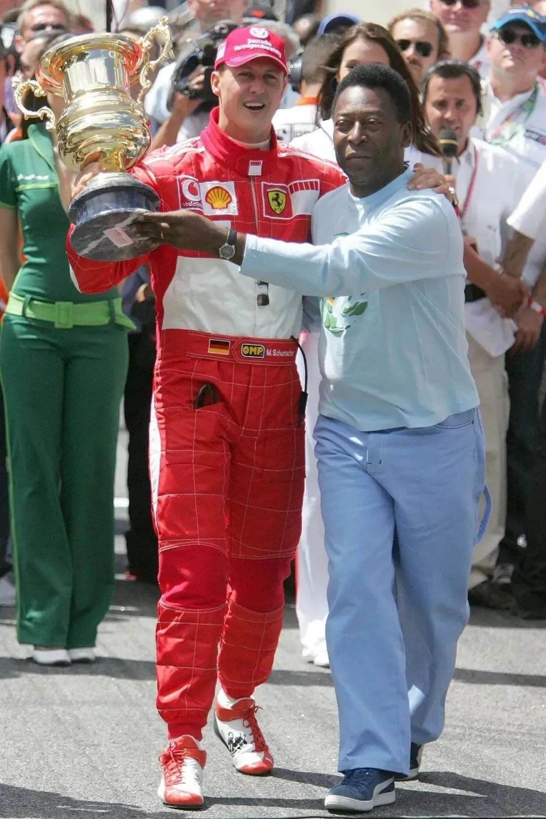 开云sport-威廉姆斯力克哈斯车队,汉密尔顿点燃赛场