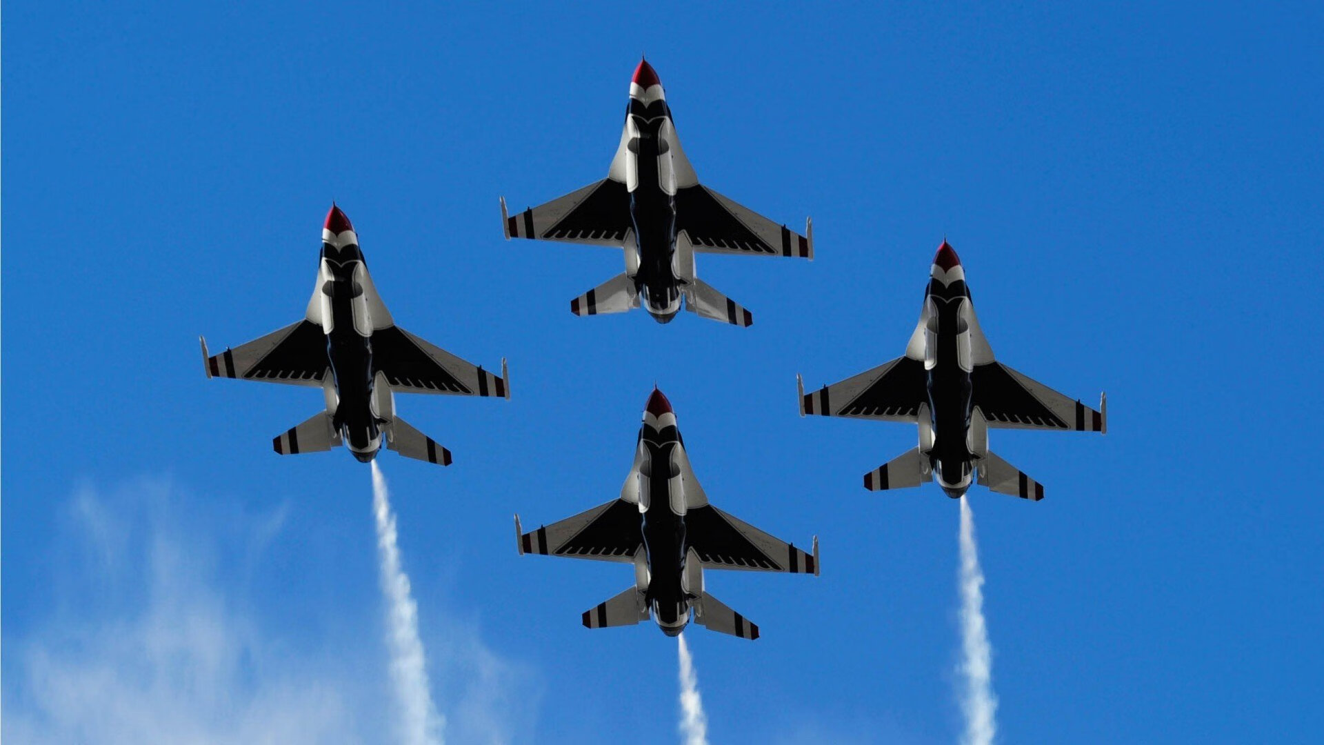 金球制胜！迪马利亚天外飞仙，喀麦隆力克乌克兰问鼎邀请赛