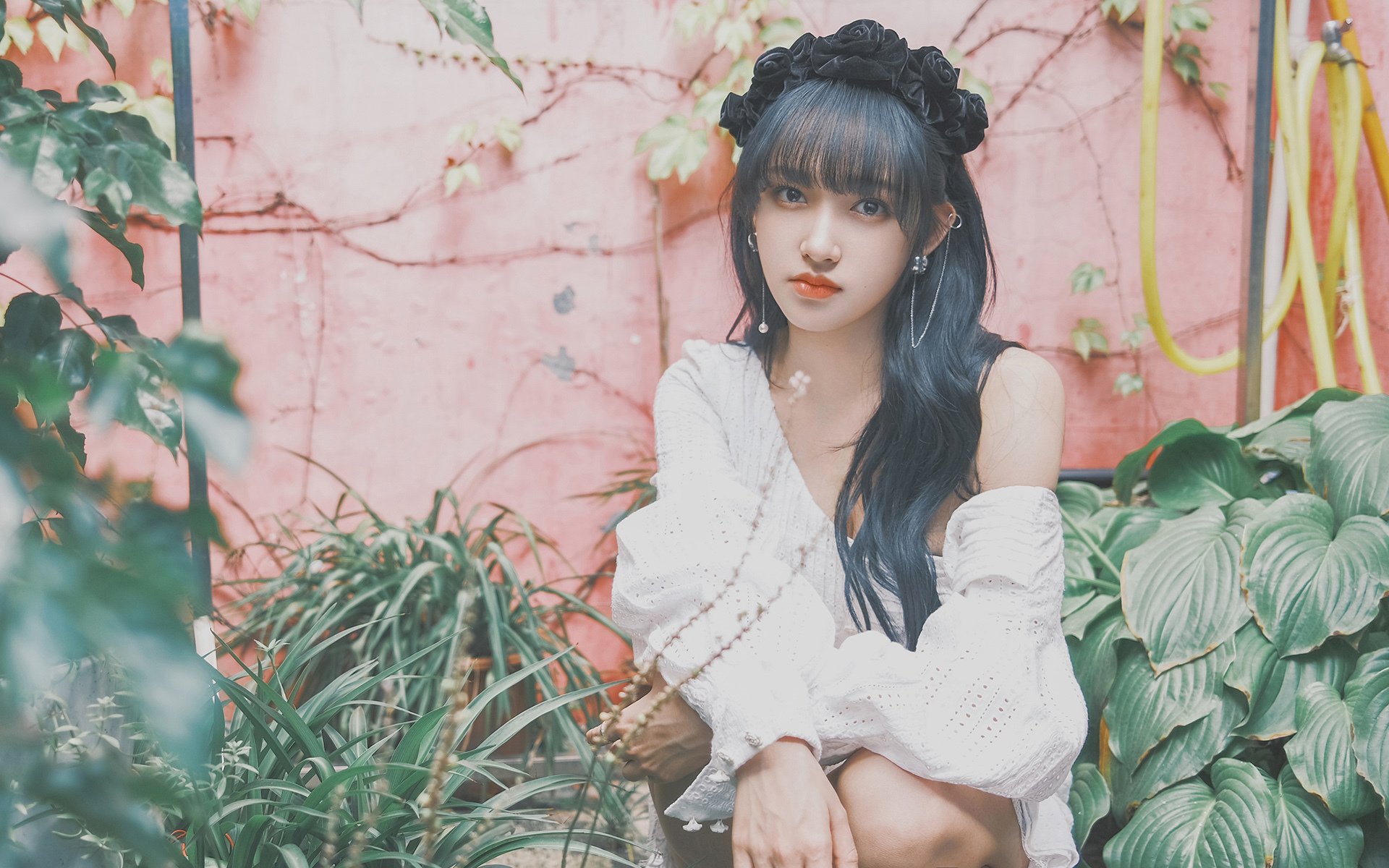 开云体育APP下载-方向盘后的逆袭者，当足球终场哨响于F1赛道的轰鸣时