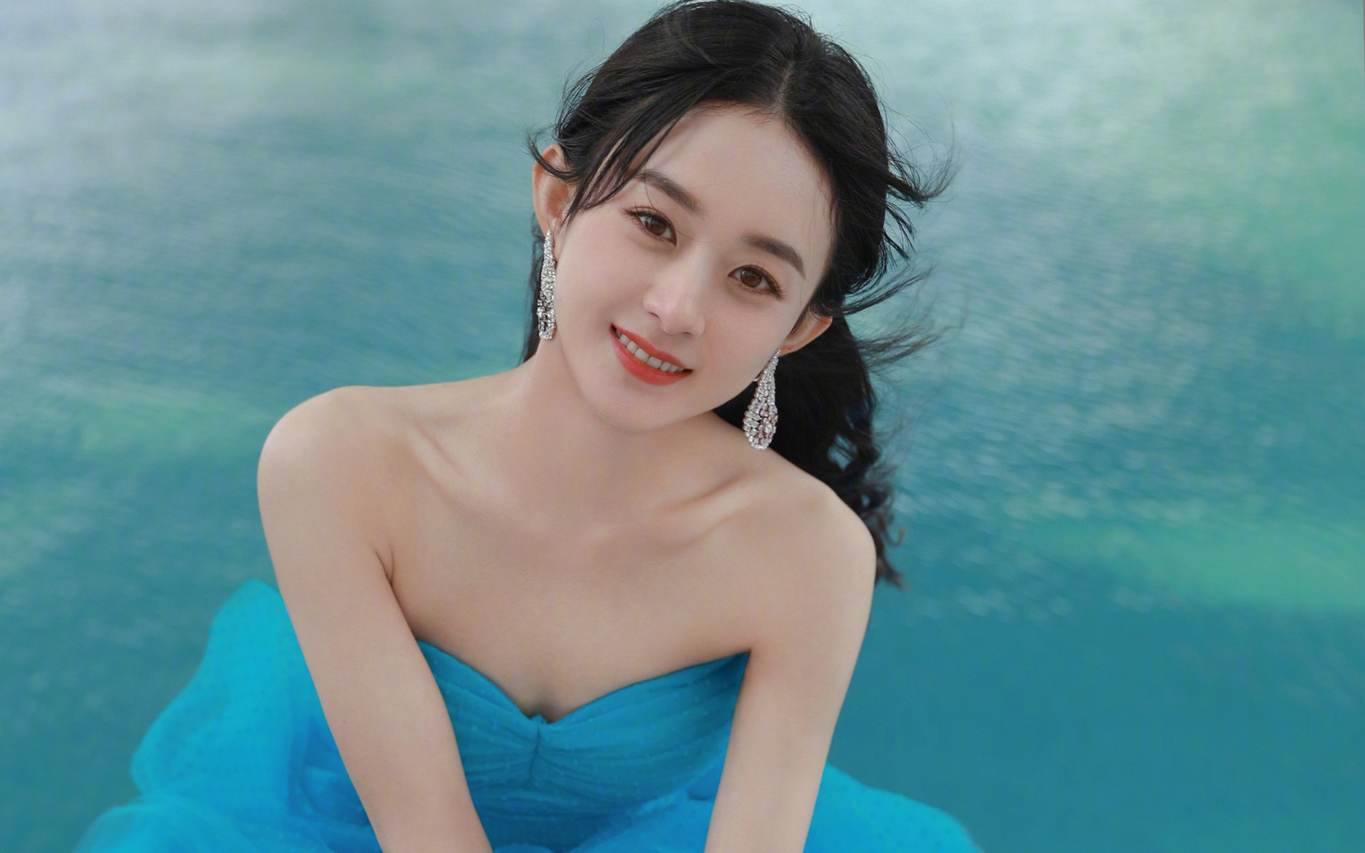 双面战神，纯粹如何以最直接的方式，在同一晚击碎常规