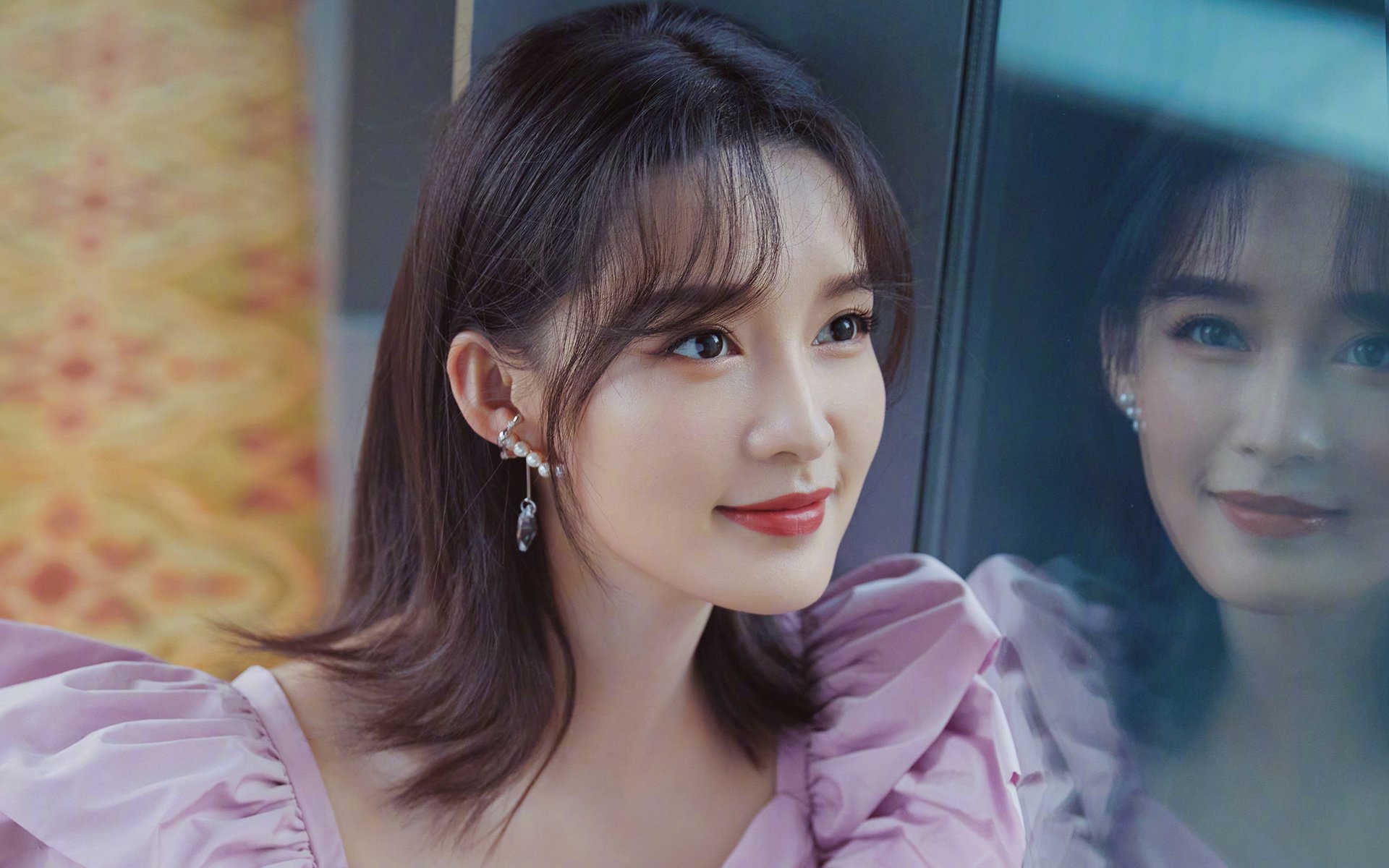 很有戏剧张力。深圳队对阵凯尔特人，看似不搭界的组合，再加上利拉德的里程碑，这本身就充满了唯一性的想象空间—因为现实中，这样的对决几乎不会发生